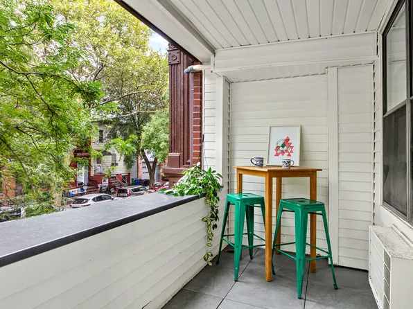 714 Sackett Street image 4 of 8