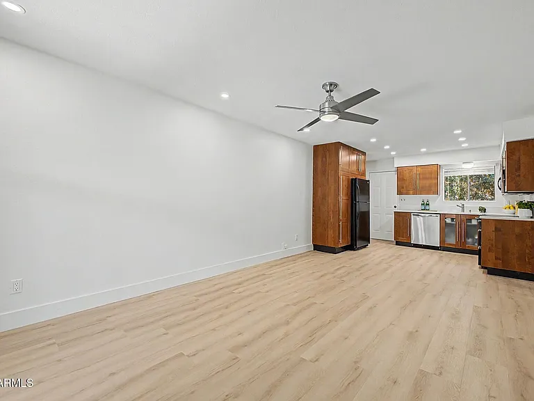 2727 E Montecito Ave — Photo 5