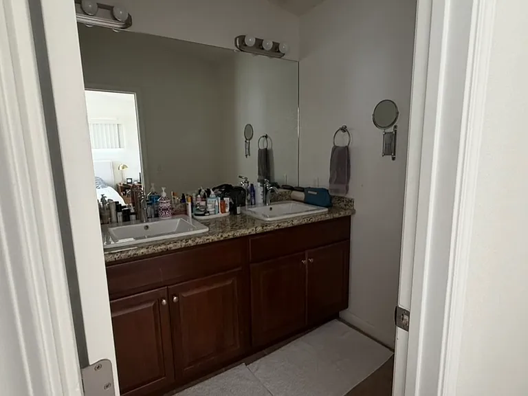 4565 Cherokee Ave #B — Photo 12