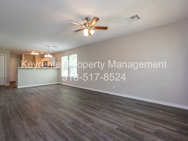 808 N Franklin Ave — Photo 7
