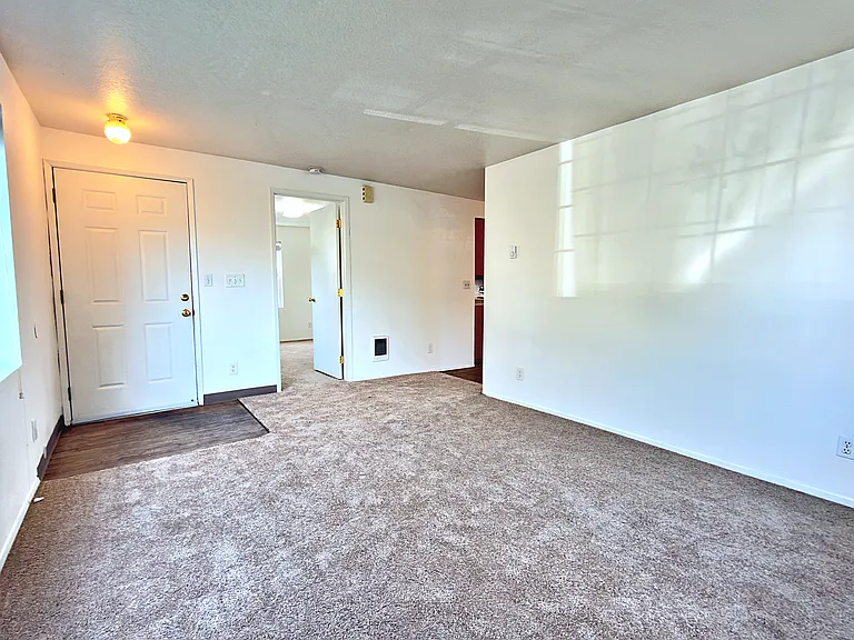 905 NE 94th Ave — Photo 8
