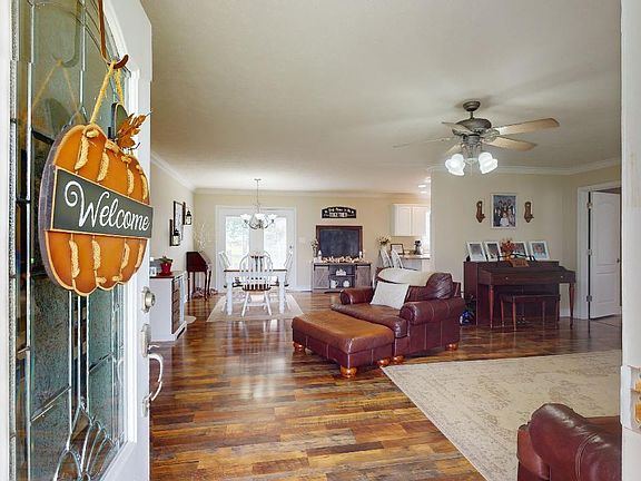 4th image of 1143 Eric Dr