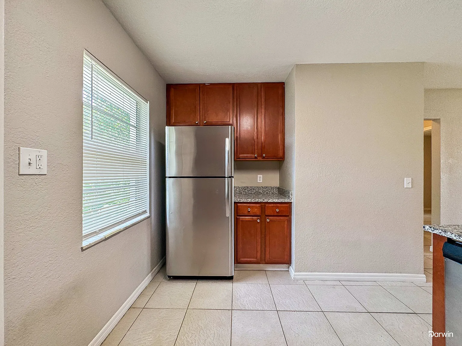 4 bed, 2.0 bath, 1664 sqft, $2,220 — Photo 4