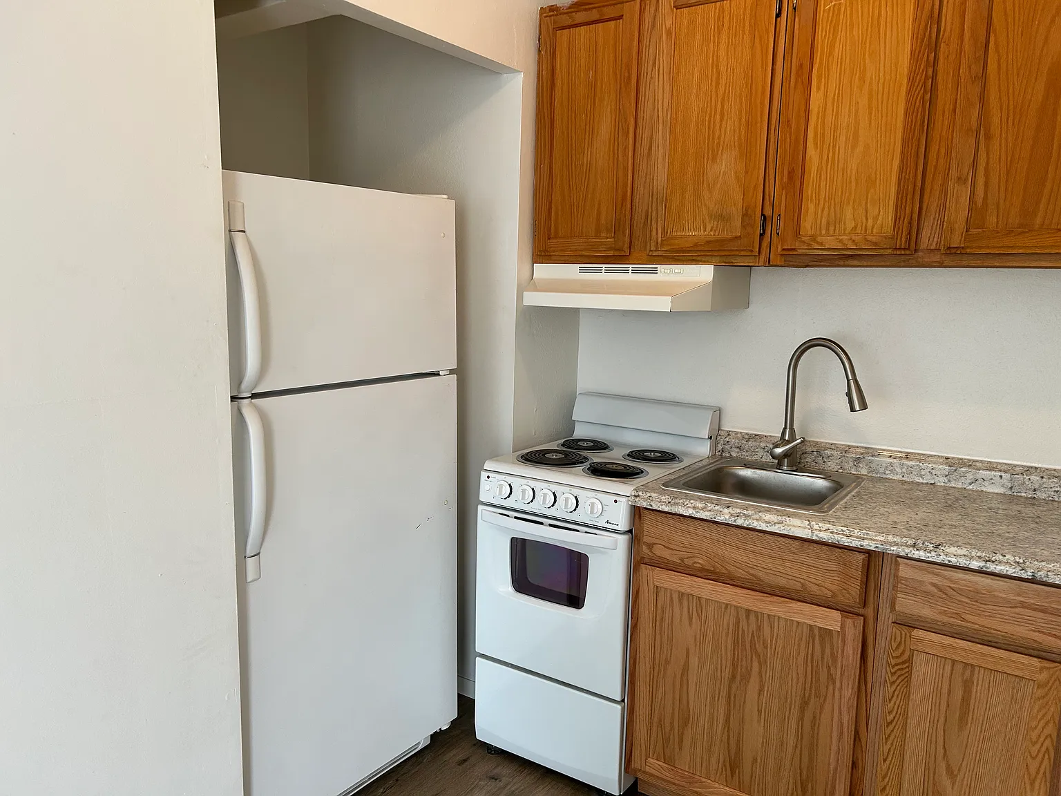 Updated Studio Tucked off the Beaten Path Just 3 Blocks to UNM — Photo 3
