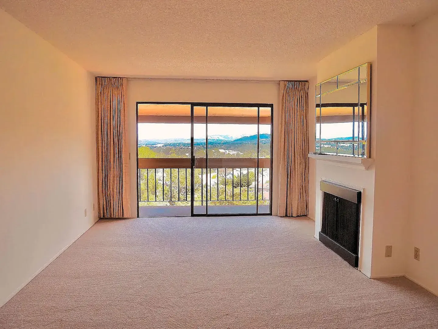 2 bed, 1370 sqft, $3,600 — Photo 3