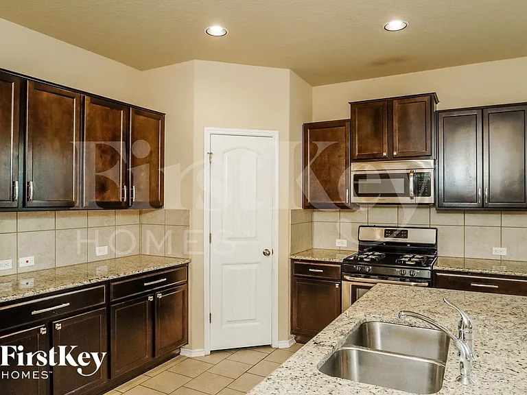 13426 Frio Parke — Photo 7