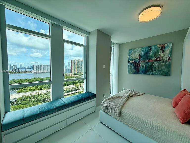 400 Sunny Isles Blvd #1404 — Photo 16