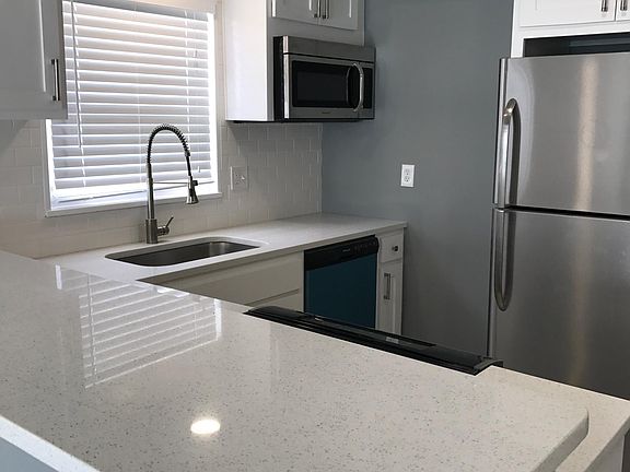 3rd image of 1100 W 45th St