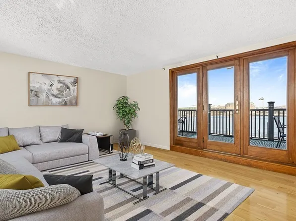 480 Commercial St APT 5B, Boston, MA 02109