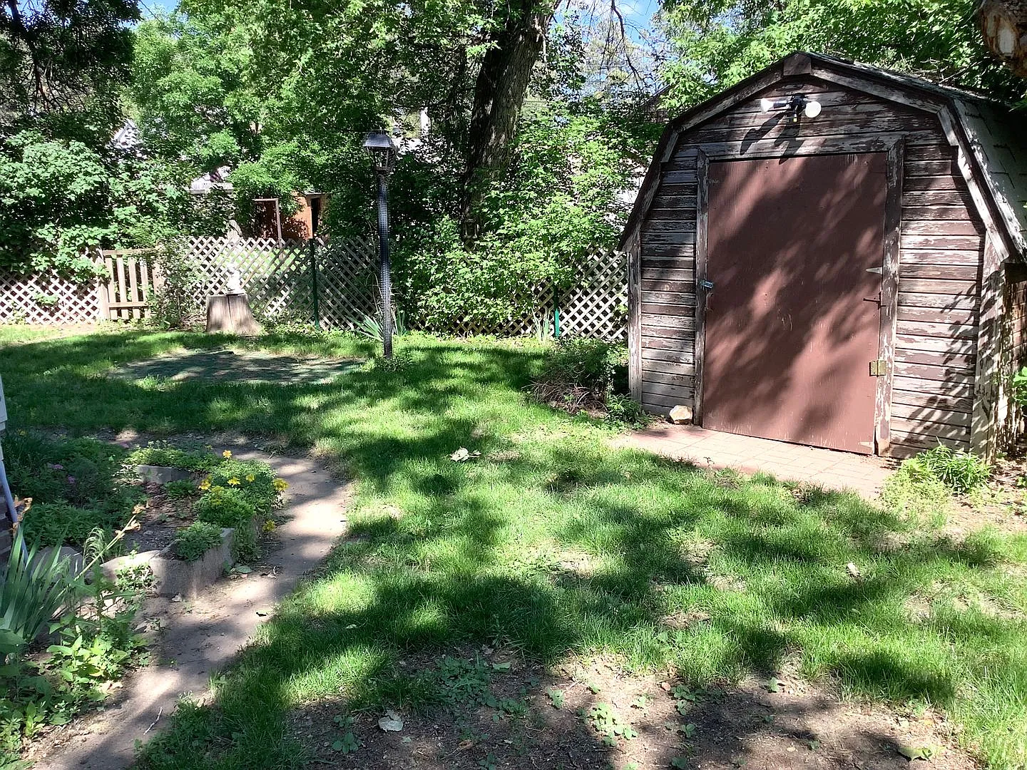 530 Sims St — Photo 2