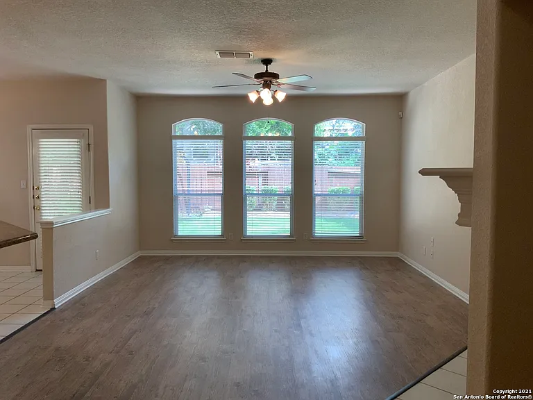517 Thurber Dr — Photo 5