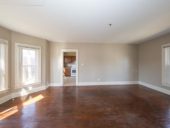 3rd image of 2543 S Dixie Dr #2543