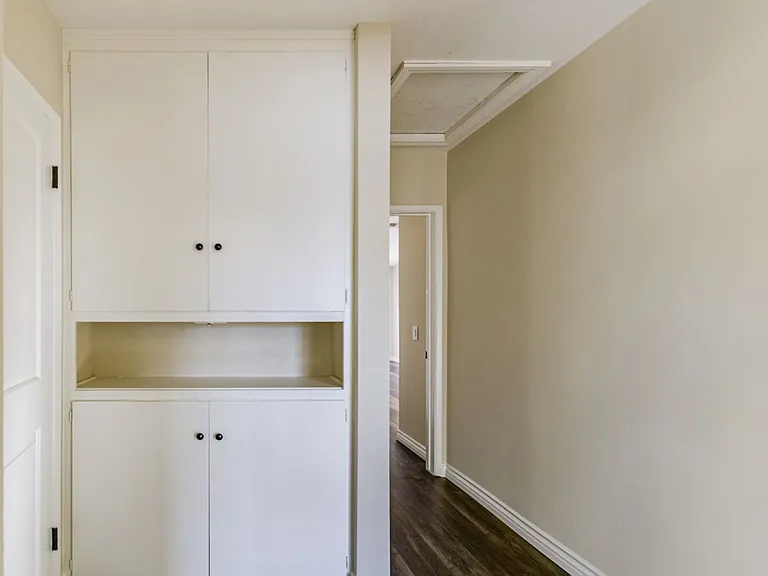 10608 S 8th Ave — Photo 14