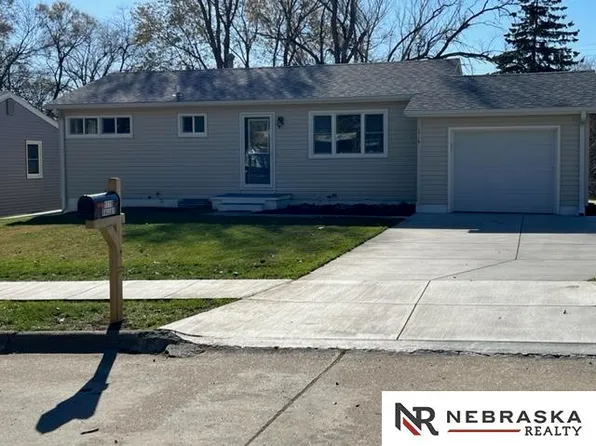 1719 Valley St, Plattsmouth, NE 68048