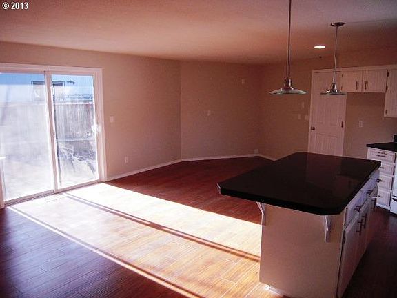 4th image of 1768 SE 53rd Ave