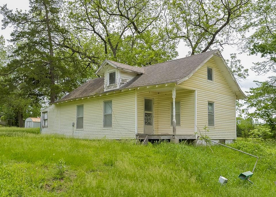 2nd image of 17875 Hollingsworth Rd