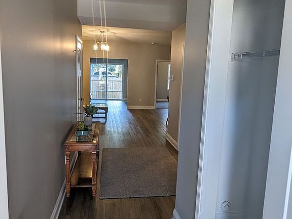 4th image of 652 Treadway Blvd
