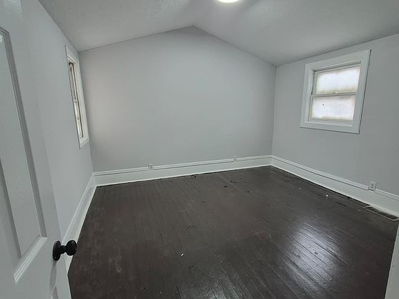 4th image of 305 N Pershing Dr