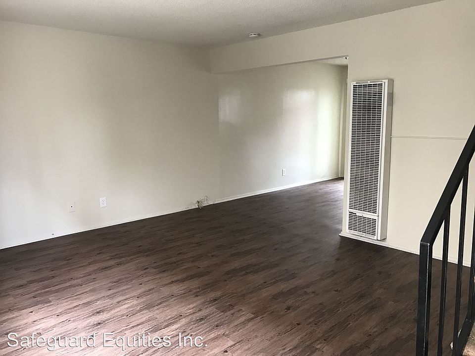 1st image of 15335 1/2 Woodruff Pl
