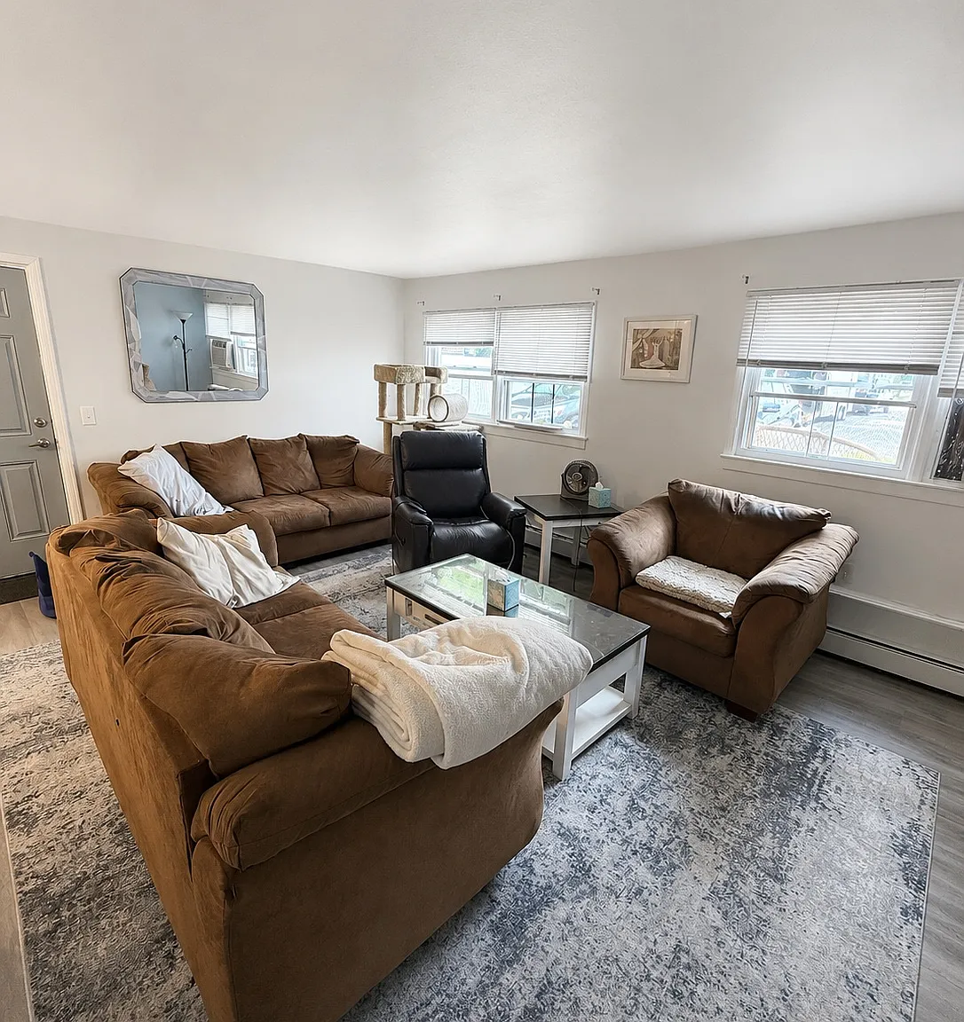 2 bed, 1000 sqft, $3,500 — Photo 3