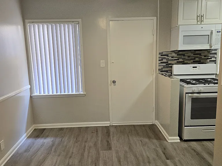 Harbor Anaheim — Photo 15