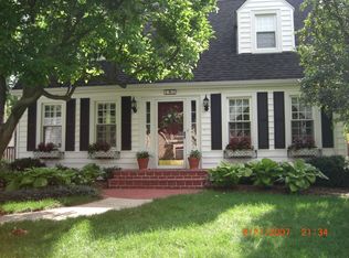 191 Crest Rd, Glen Ellyn, IL 60137