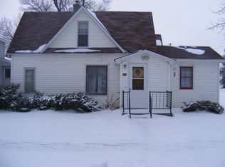 141 N 3rd Ave, Canistota, SD 57012