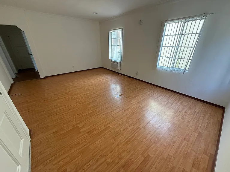 1811 N Garfield Pl #4D — Photo 6
