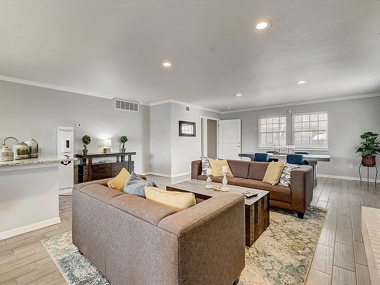 WatersEdge Denton Apartments — Photo 14