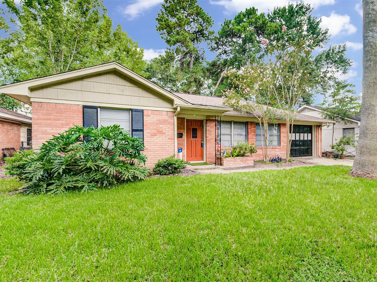 2 bed, 1.0 bath, 1141 sqft, $2,350 — Photo 4