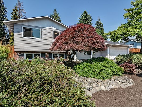 2nd image of 6525 SE Aspen St
