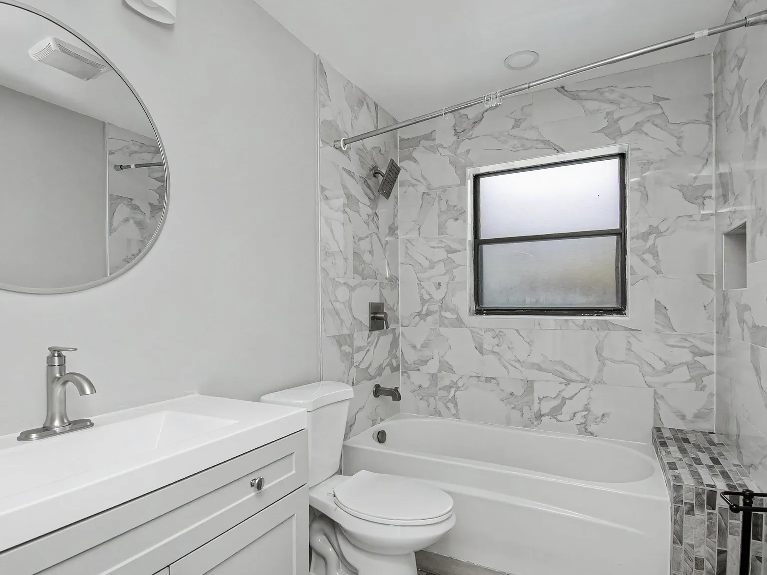 3 bed, 1803 sqft, $4,975 — Photo 3
