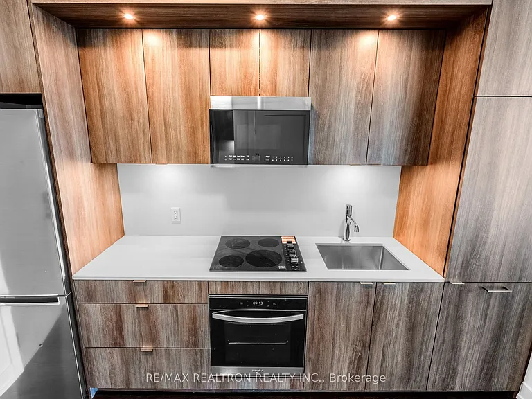 25 Cordova Ave #Penthouse 06 — Photo 13