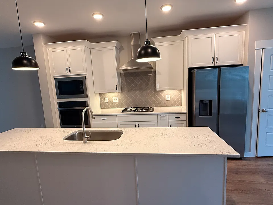 1914 Fahey Dr