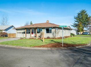 2299 Country Club Ter, Woodburn, OR 97071
