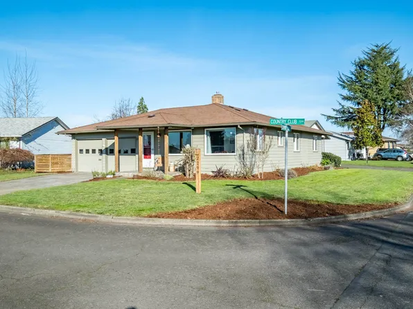 2299 Country Club Ter, Woodburn, OR 97071