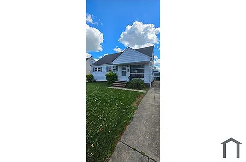 19268 Stafford Ave Photo 1