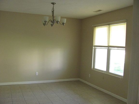 4th image of 805 N Washington St #B