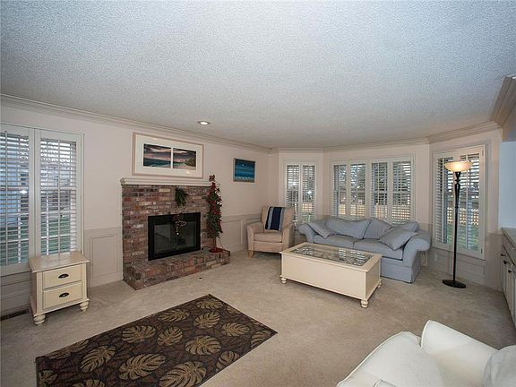 4th image of 604 NE Ashmont Pl