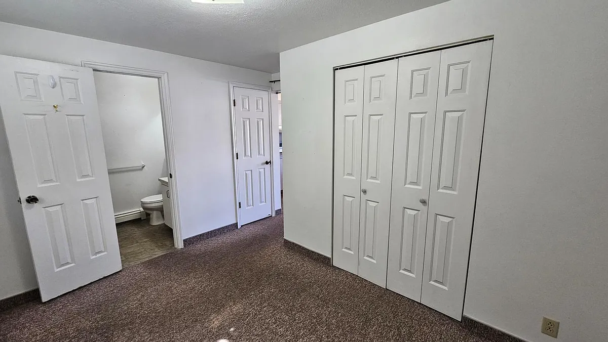 Unit Photo - 855 N 700 E #10