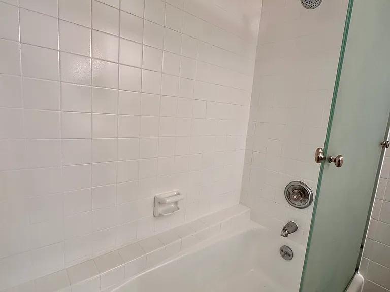 4901 Whitsett Ave #203 — Photo 17