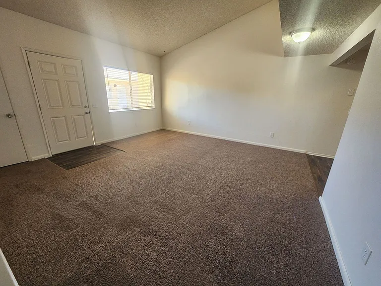 73512 Sun Valley Dr — Photo 2