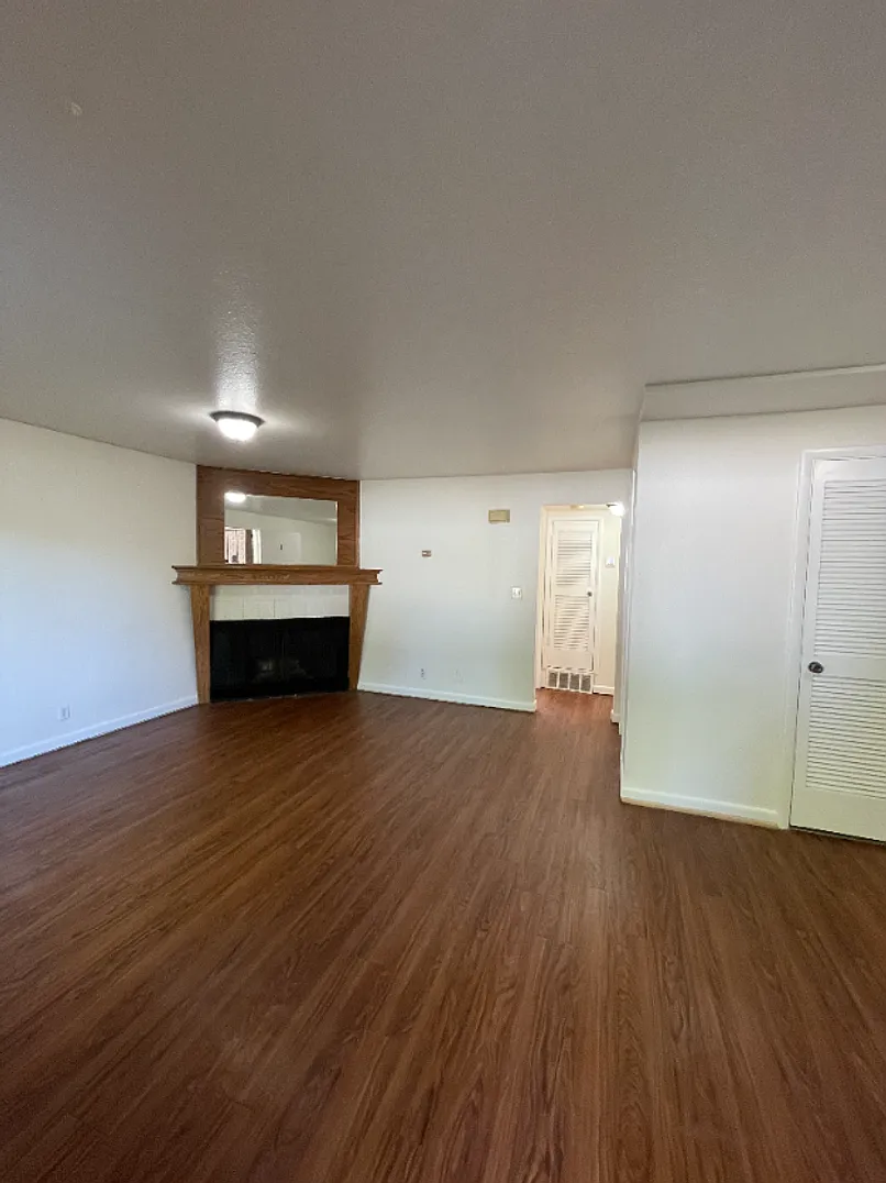 2707 S Adams Street — Photo 3