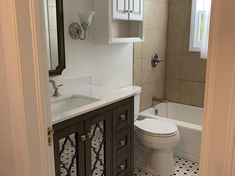 1337 E Monroe St — Photo 12