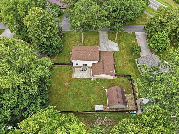 3rd image of 206 Glen Arbor Dr