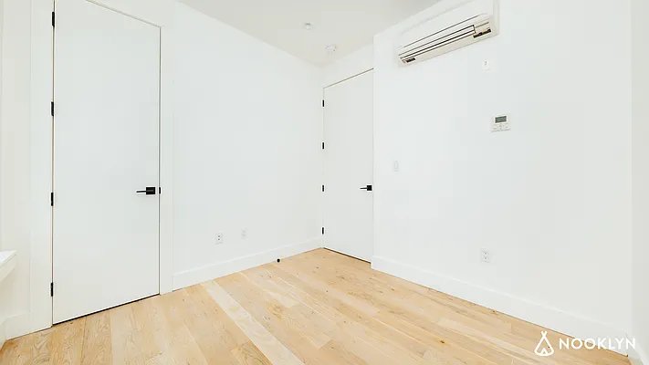 Rented by Nooklyn NYC LLC | media 52