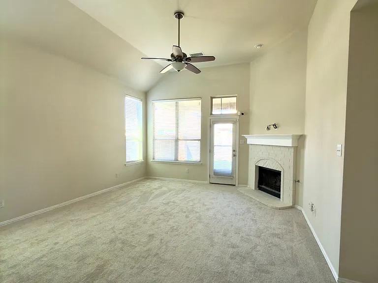 1513 Toucan Dr — Photo 8