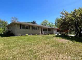 9 Wood Lake Dr, Piscataway, NJ 08854