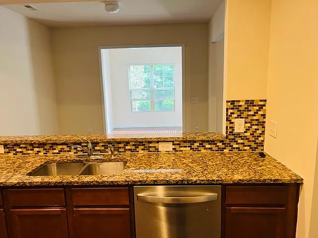 407 Chanson Dr — Photo 13