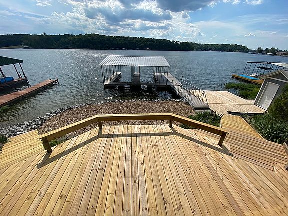 4th image of 960 Lakeview Dr